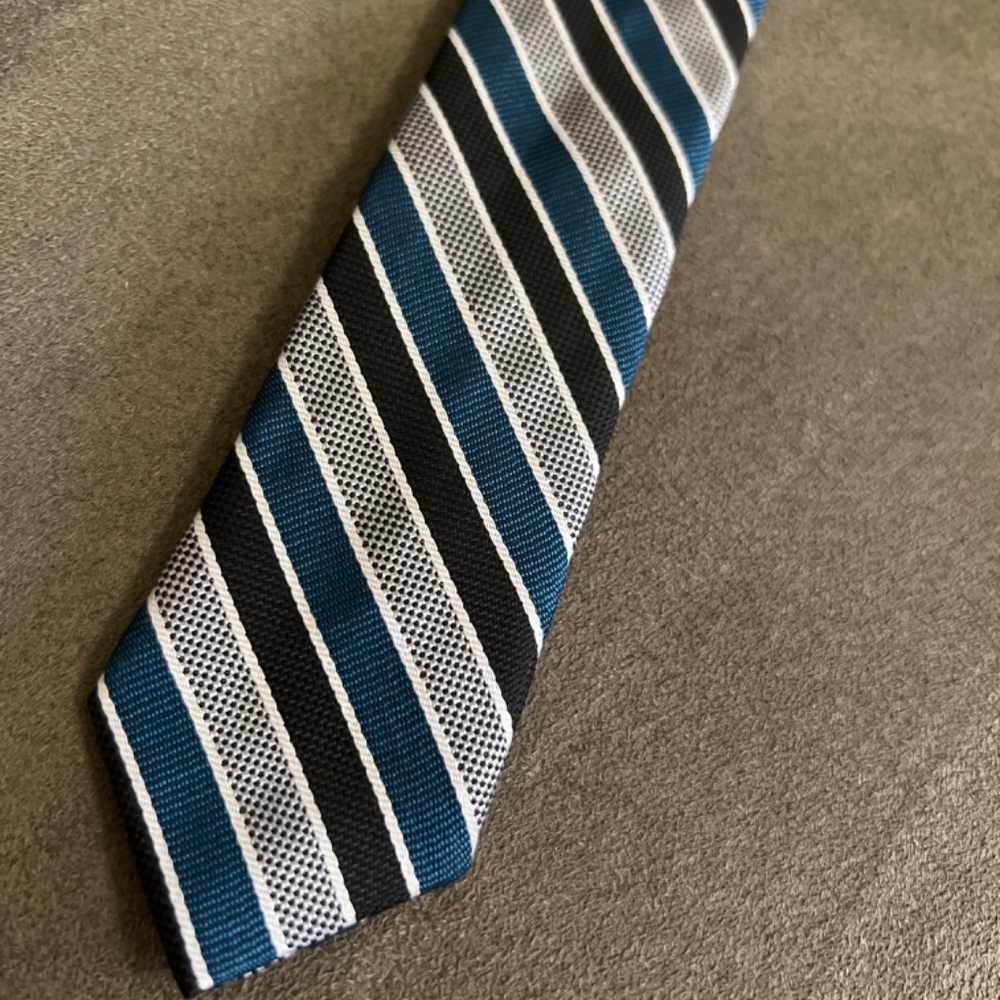 Tie - Picture 3 of 8